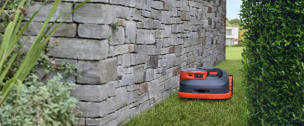 Segway Navimow H220— Up to 1/2 Acre (Wire-Free GPS) - Robo Maintain