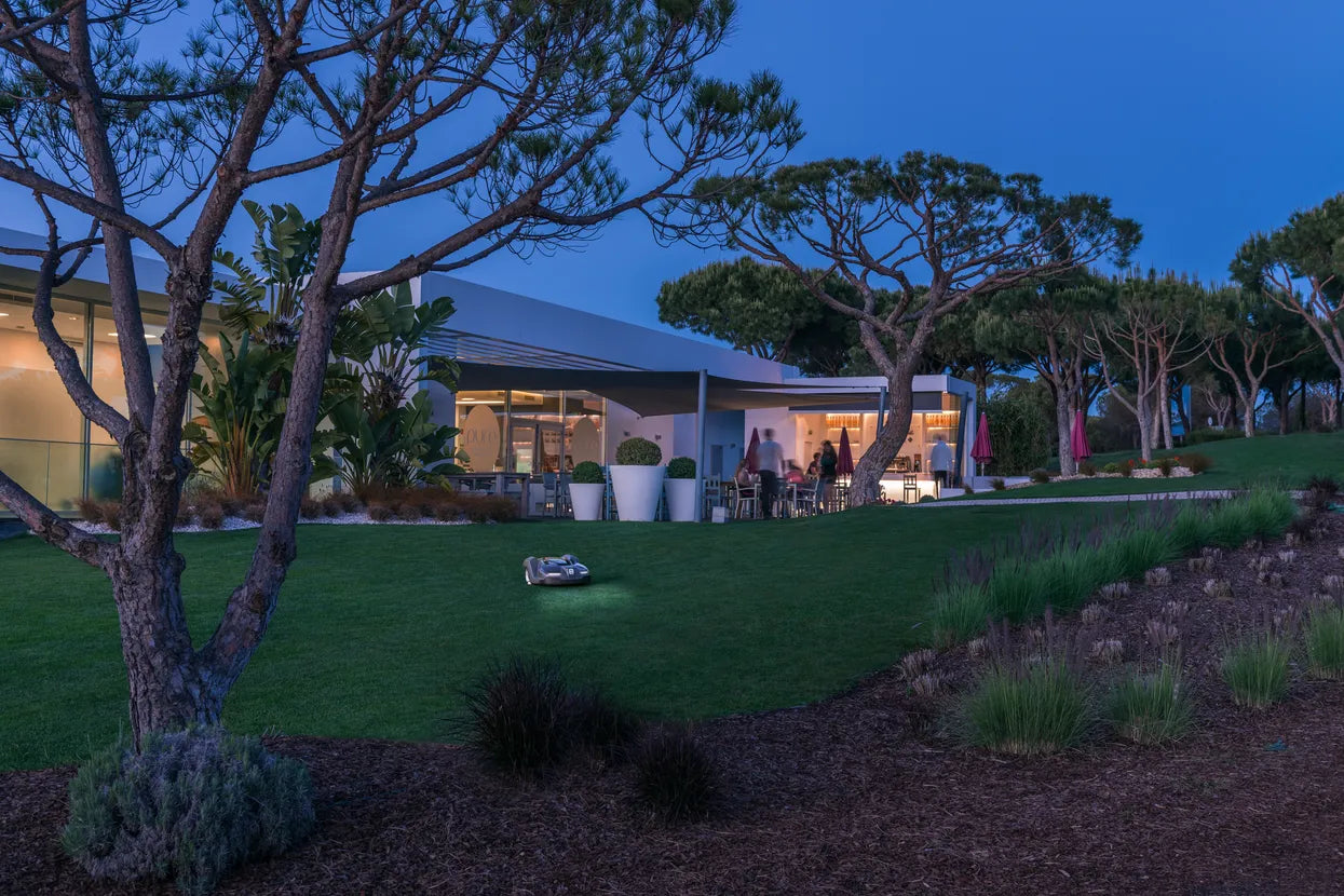 Husqvarna Automower 450XH - Up to 1 Acre (Wired) - Robo Maintain